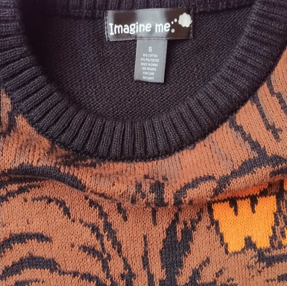 Kids size small chubaca sweater - Picture 3 of 3